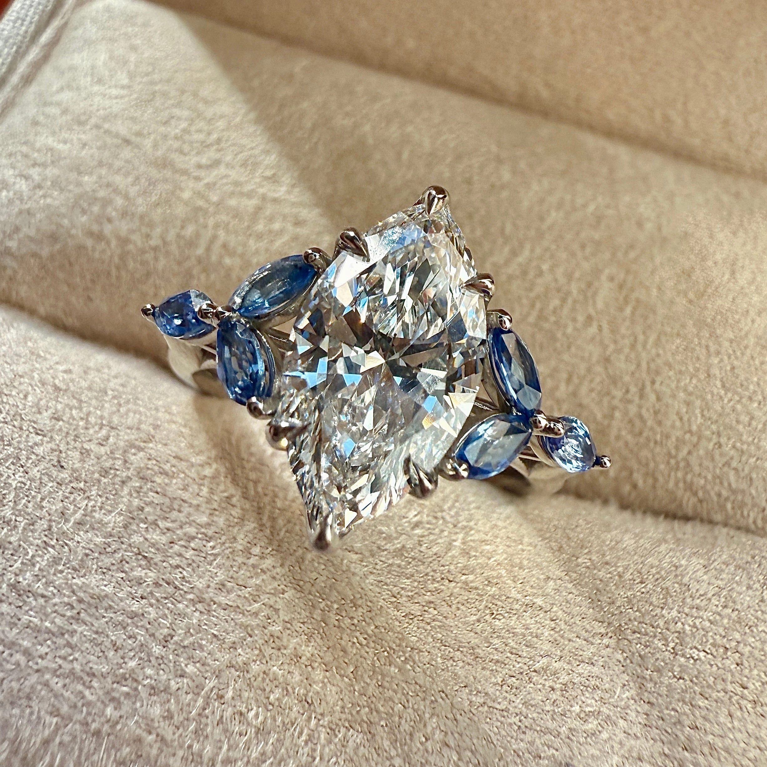 Fleur Marquise Side Stone Ring