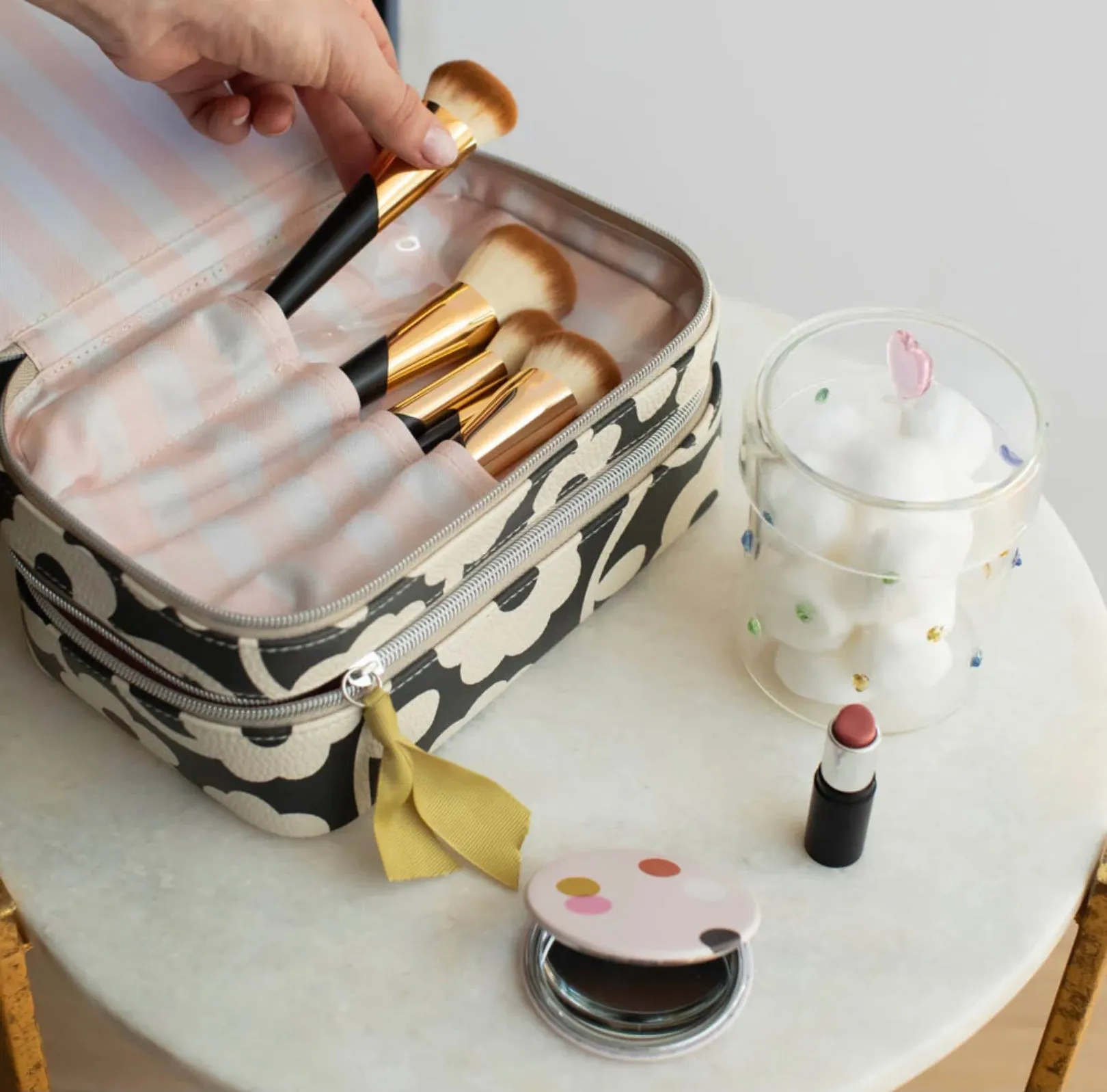 Mono Flower Makeup Bag Organiser