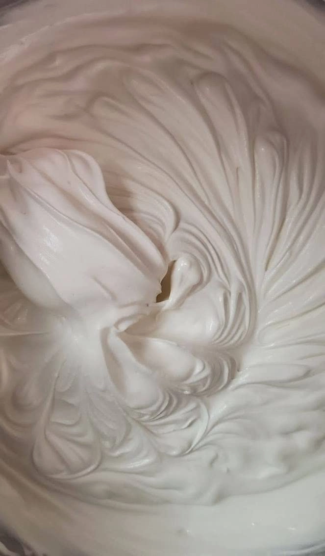 Whipped butter 1 jar, whipped cream butter, moisturizes dry skin, shea butter (Coconut vanilla, 10)
